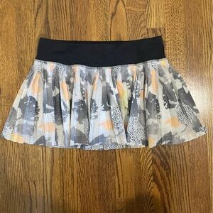 Lululemon Gray White Peach Black Tennis Pleated Gym Skirt w/ Shorts Size 6